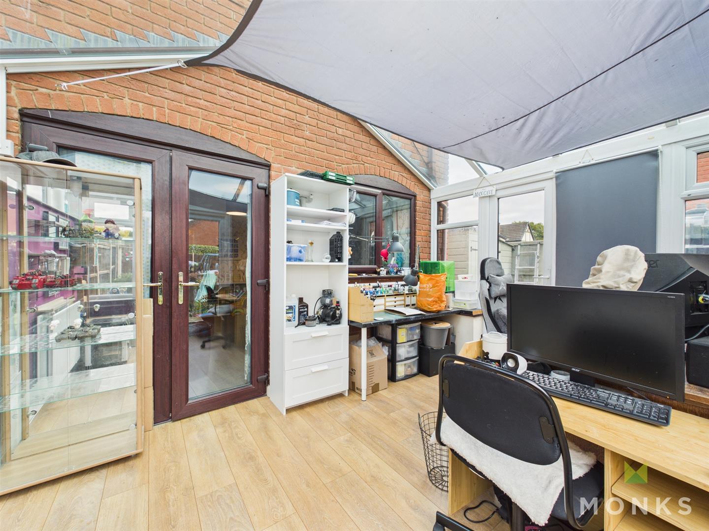 8 Martins Field, Oswestry, SY10 9EP For Sale